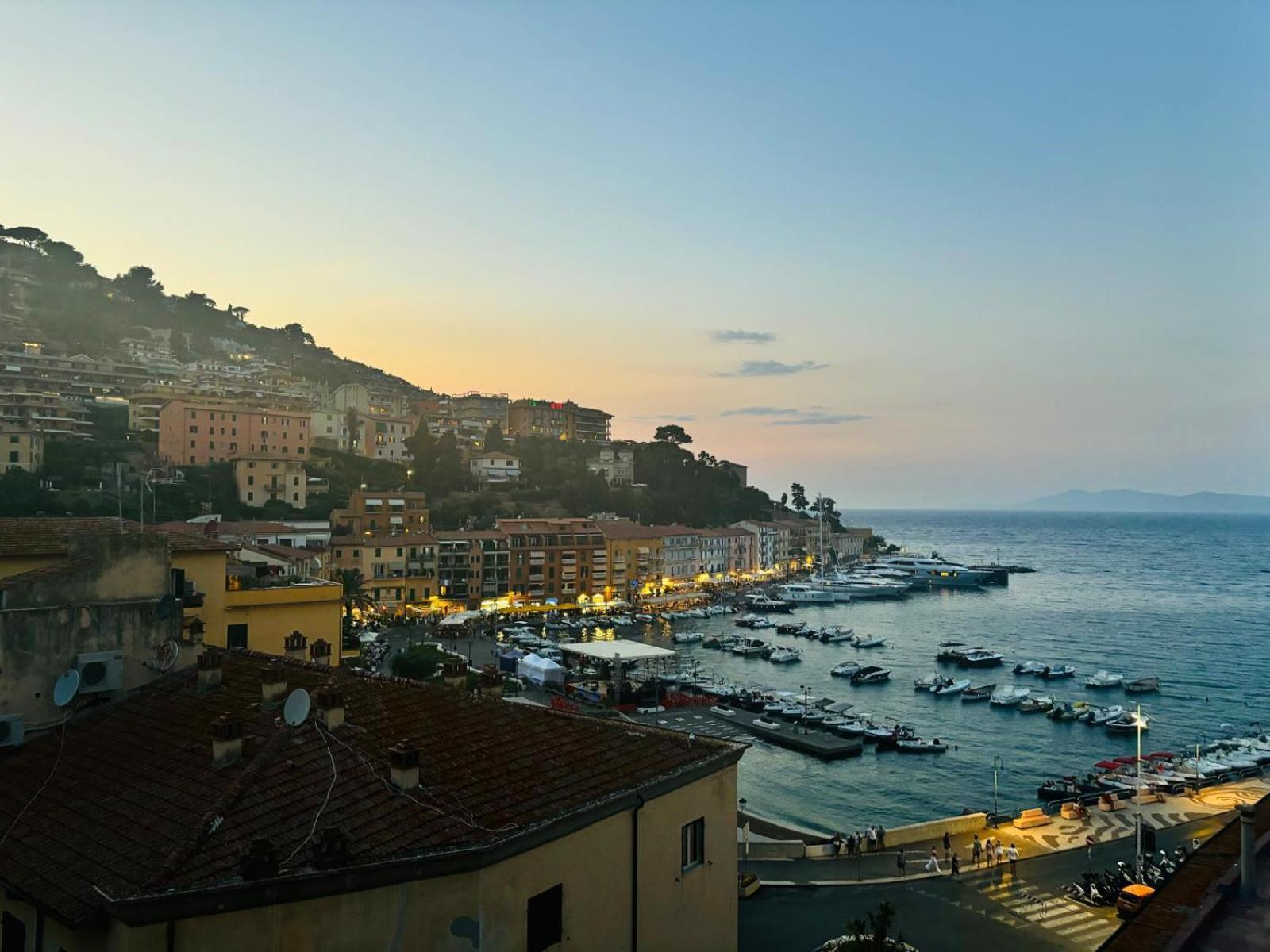 La Casetta In Piazza Porto Santo Stefano  Kültér fotó